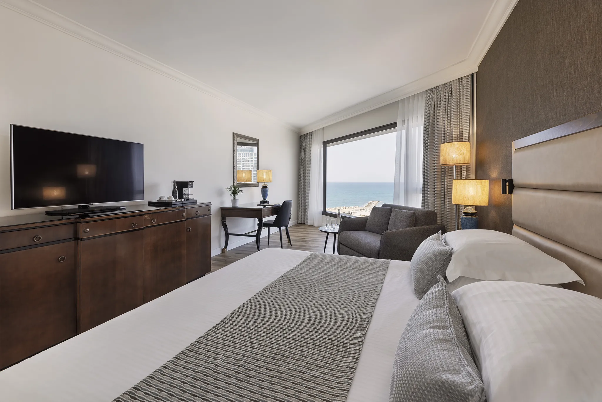 InterContinental David Tel Aviv Rooms and suites Classic King Room Side View